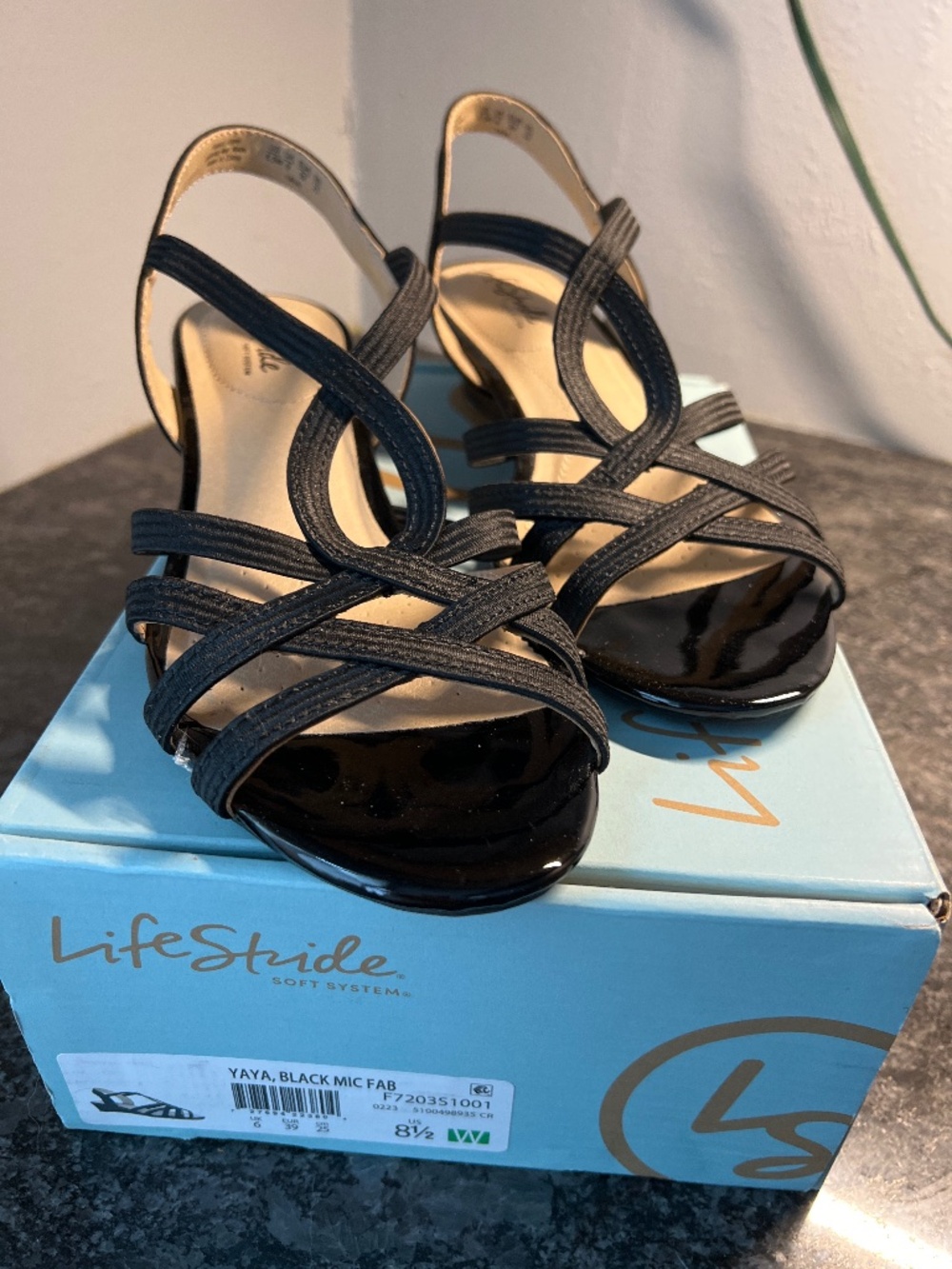 Lifestride sandal NWT 8.5 wide